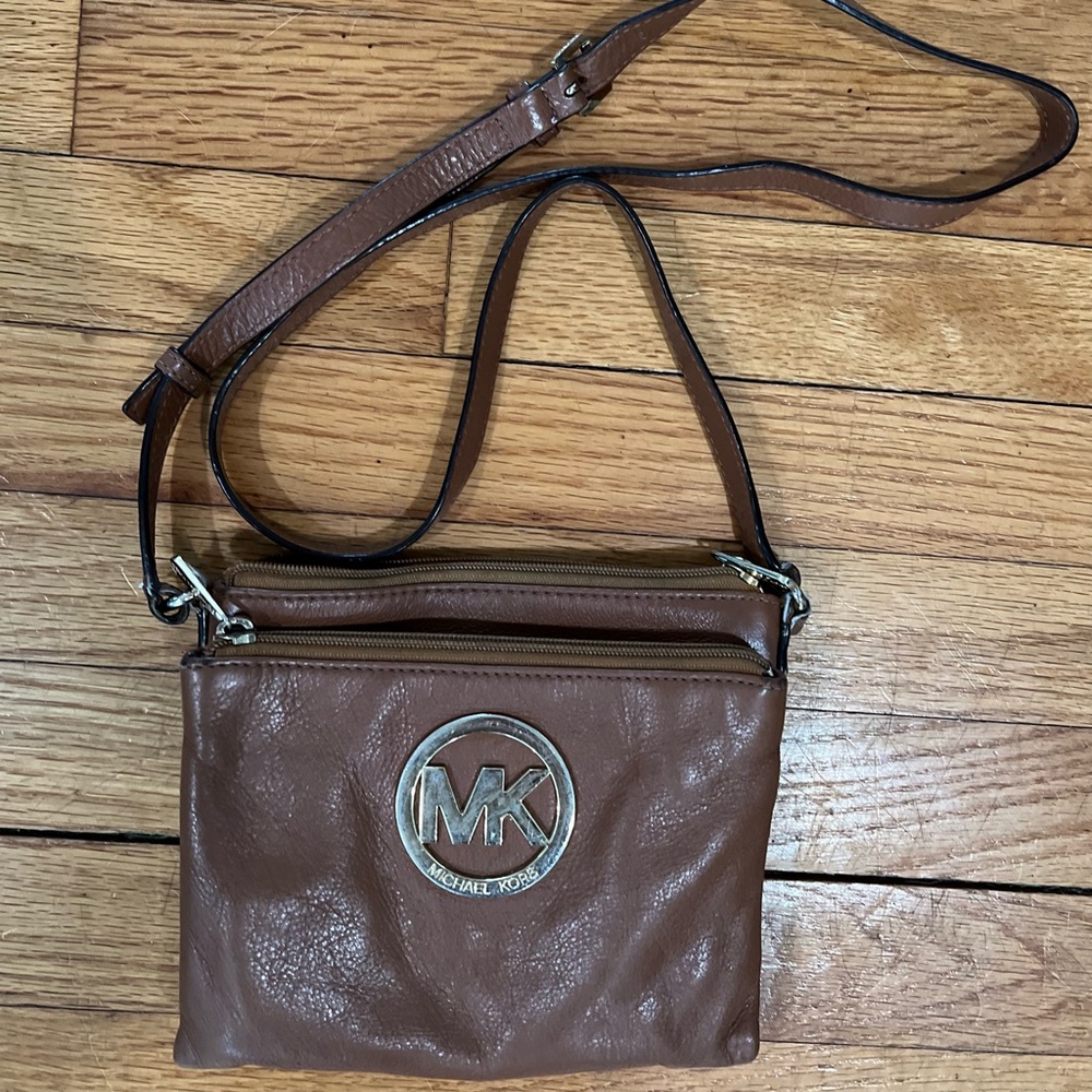 Michael kors cognac crossbody